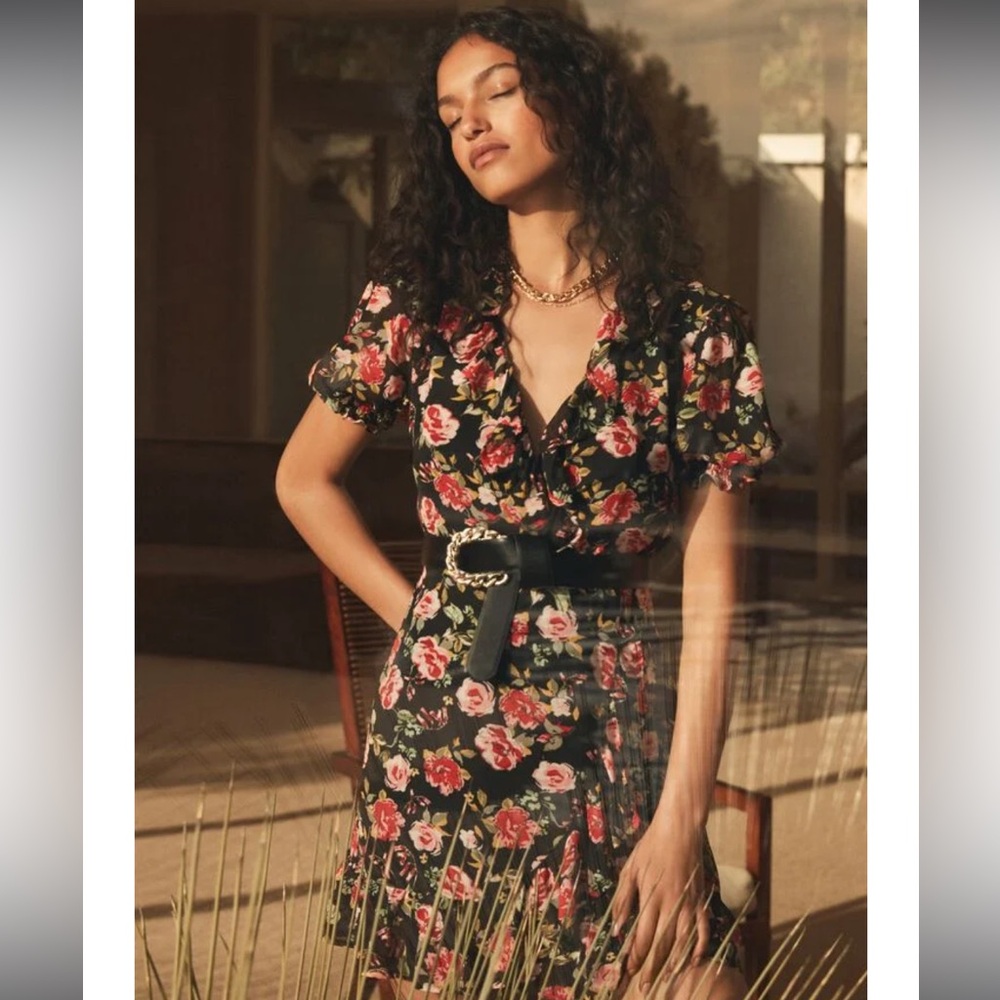 DYNAMITE Romantic Floral Dress
